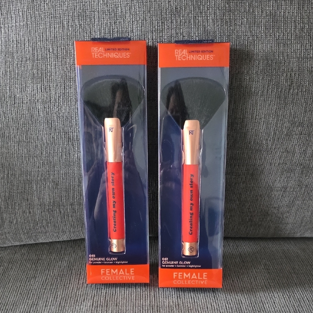 Real Techniques Genuine Glow Oversized  Fan Brush Duo, New, Limited Edition